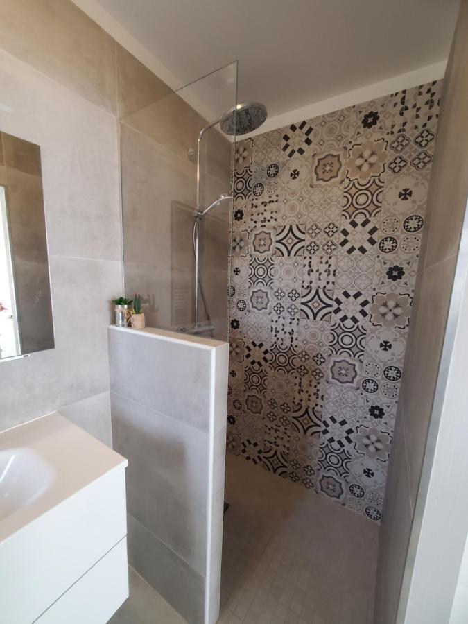 Charmant Studio Moderne Avec Exterieur "Dormir En Provence" Fontvieille Dış mekan fotoğraf